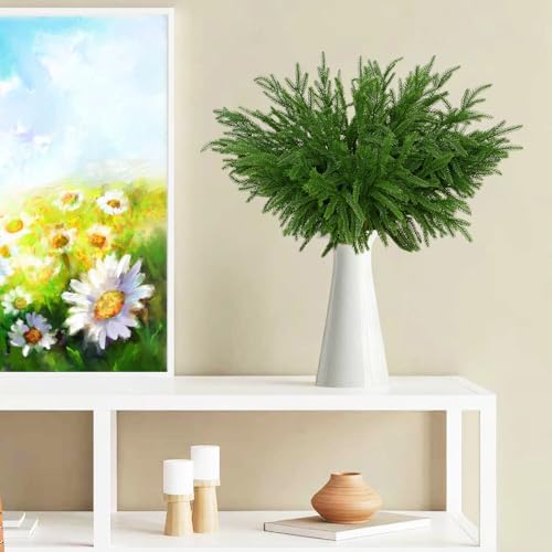 6 Stück künstliche Norfolk-Kiefern-Zweige - 45CM Faux Christmas Greenery Stems Realistic Winter Greens Fake Evergreen Cedar Picks for DIY Flower Arrangement Home