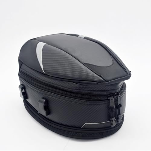 ★【Uso multifunzionale】: Il design di un sistema di installazione semplice e intuitivo consente di fissare facilmente la borsa da sella al sedile posteriore della moto e di rimuoverla rapidamente. Inoltre, grazie alla doppia tracolla staccabile e al design della maniglia superiore, la borsa da sella può essere utilizzata come zaino o borsa a mano quando la moto non è in uso, soddisfacendo le esigenze di diversi scenari.