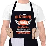 XCSJKJ Grillschrze f&uuml;r M&auml;nner mit Spruch OLDTIMER MODELL, Mann Geburtstag Geschenkideen Grillsch&uuml;rze f&uuml;r M&auml;nner Lustig Grillen Barbecue BBQ K&uuml;chensch&uuml;rze Geschenk.