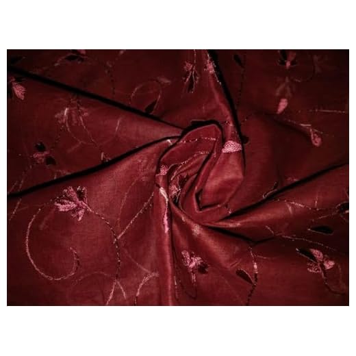 Tissu organdi brodé 100 % coton de 111,8 cm de large, disponible en [broderie bleu marine, quatre coins et motifs bordeaux, bleu royal, violet, bordeaux aubergine] [15552-15558] vin