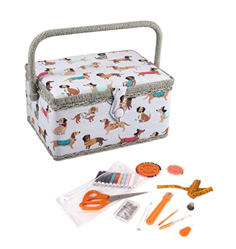 Hobby Gift Exclusiva caja de almacenamiento para manualidades precargada con kit de costura de 94 piezas incluido, 18,5 x 25,5 x 14,5 cm, perro salchicha