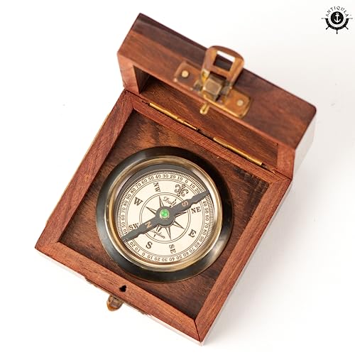 Brújula vintage en caja de madera artesanal miniatura 4