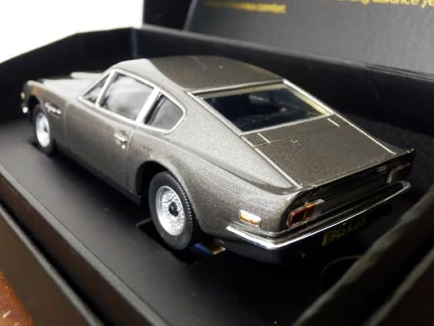 ００７のアストンマーチンのミニカーです Amazon | ミニカー 007 アストンマーチン DB5 1/24 AUTOWORLD