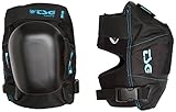 Protección: Construcción hardshell, espuma Arti-Lage, capas múltiples de espuma EVA en y alrededor de la rodillas, robusta PE cap reemplazable,  EN 14120, certificado CE. Confort: Diseño preformado, material Cordura altamente resistente, reforzadas en puntos críticos, forma Horseshoe, amplia cobertura, estampado de silicón anti deslizamiento, correas de neopreno estilo mariposa, por fuera correas de velcro 360° ajustables, forro cómodo, abiertas en la parte de atrás.