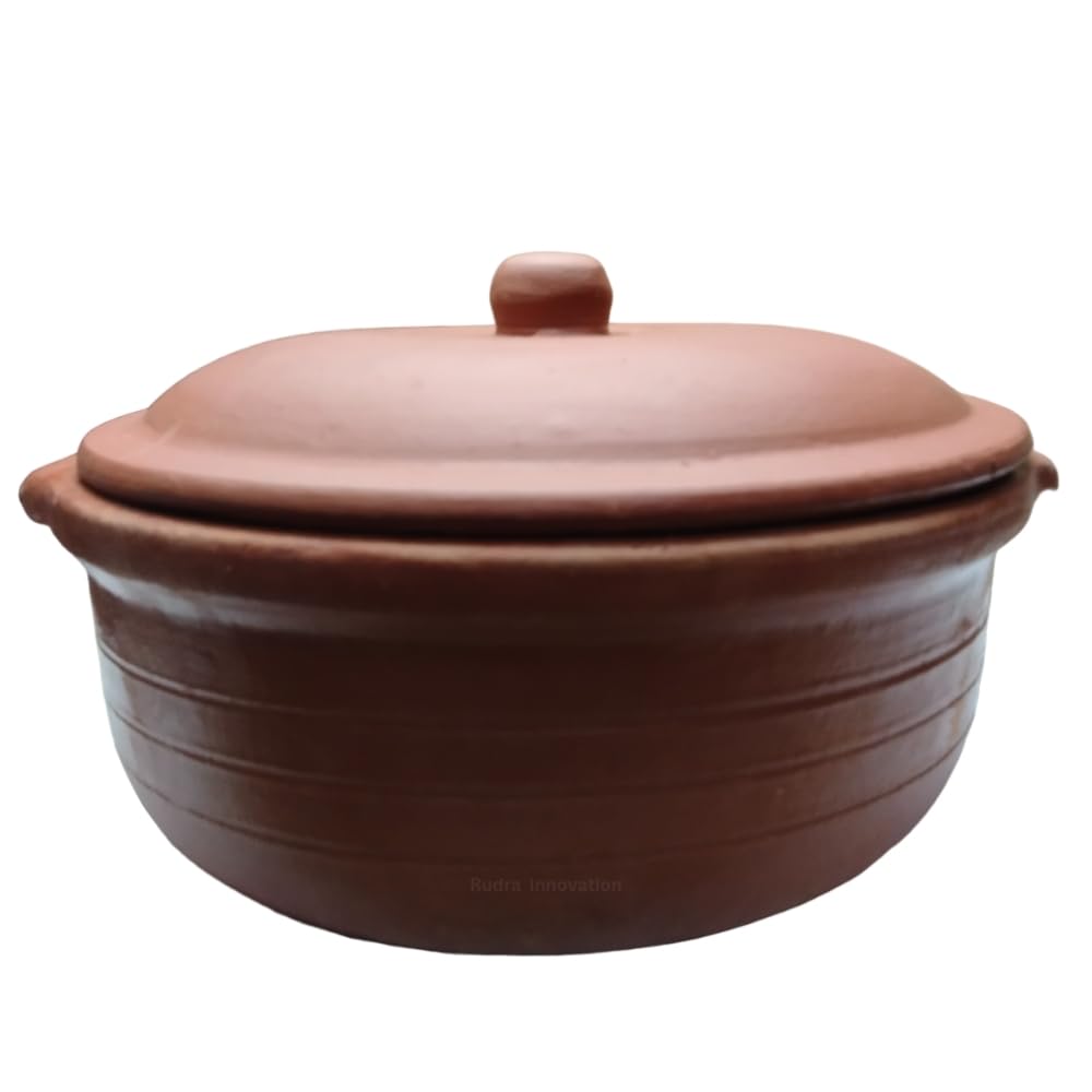 Elevate Your Cooking: Classic Rounded Earthenware Pot with Lid for Gourmet Meals