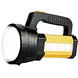 ☀【Torcia a LED Super Luminosa】 Torcia LED ricaricabile con 6 modalità di luce. Luce anteriore (forte – debole SOS). La luce principale può irradiare 800 metri in modalità alta per circa 10 ore, 1700 piedi in modalità bassa per 24 ore e 24 ore in modalità lampeggiante. Luce laterale (luce forte-debole - rossa e blu SOS), i fari di ricerca a batteria possono essere utilizzati come luce di emergenza domestica/luce di lavoro, luce da campeggio.