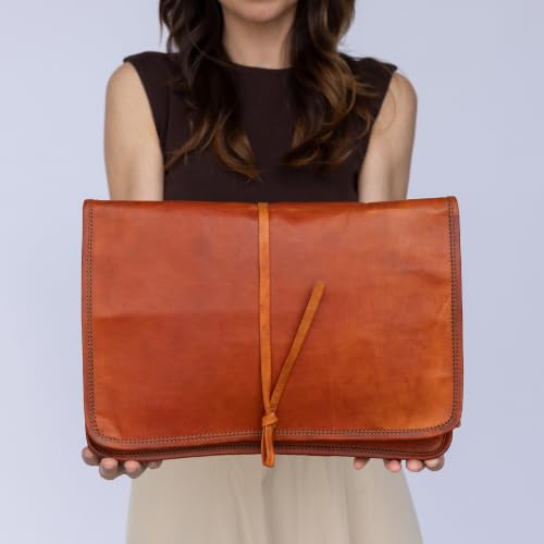 Funda portátil 13" Gusti estilo vintage para MacBook Pro en la cafetería 6