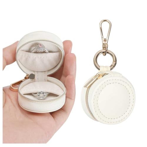 ミニ ジュエリーボックス 携帯用 吊り下げバックル付き かわいい 白ラウンド PUレザー アクセサリーケース ジュエリー収納ケース キーホルダー 持ち運び ベルベットの裏地 指輪ケース 指輪 ネックレス ピアス ジュエリー収納 小物入れ 贈り物 出張 旅行