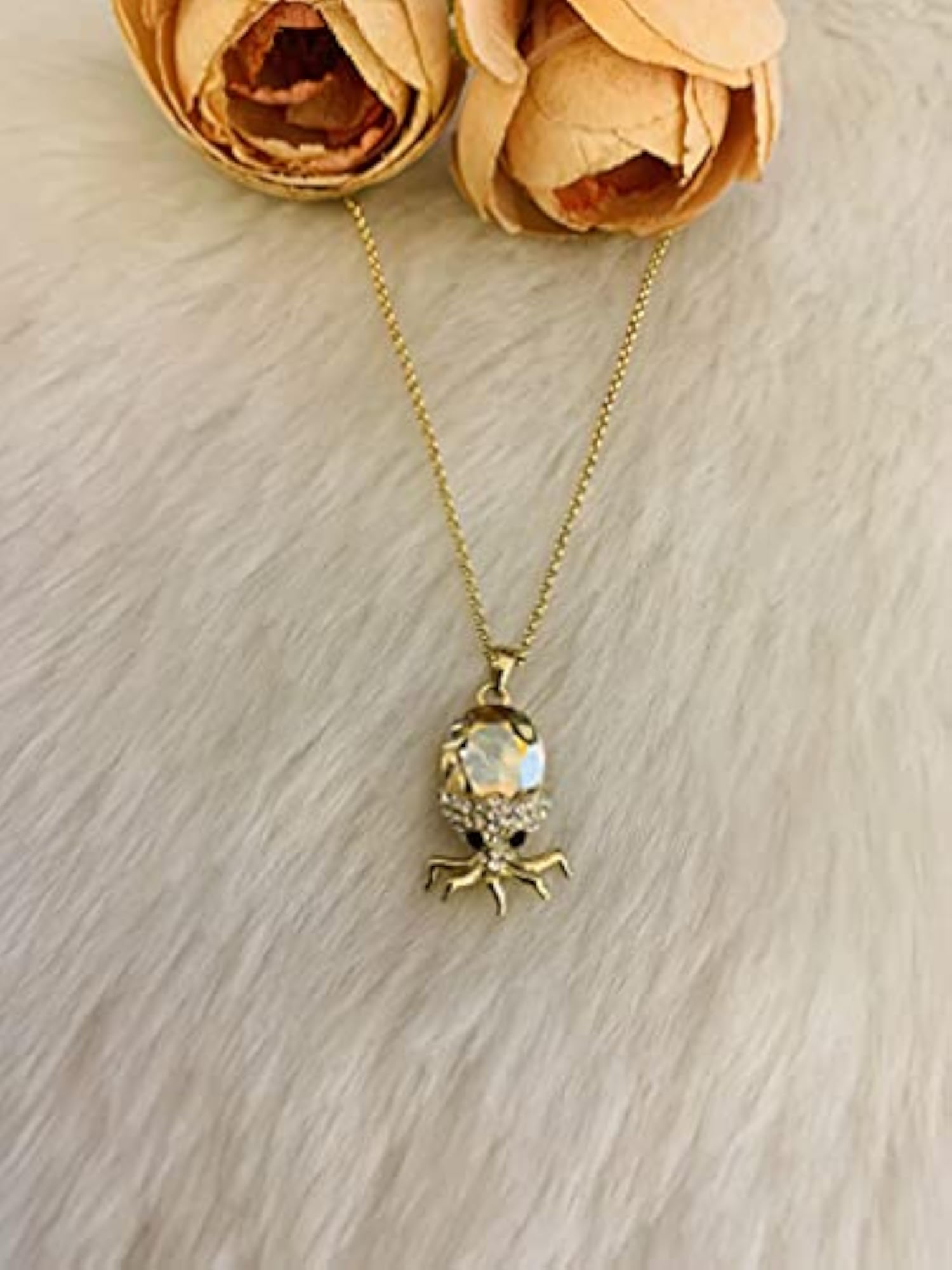 Stylish Chain Pendant Necklace for Dress-Up