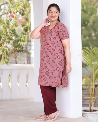 Image of In Love Women's All-Over Printed Cotton Plus Size Longline T-Shirt with Pockets