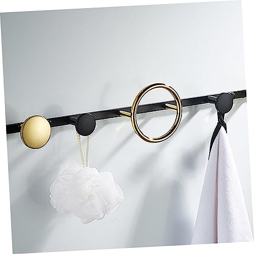 Crochets de rangée décoratifs pour optimiser l'espace du dressing familial - 8