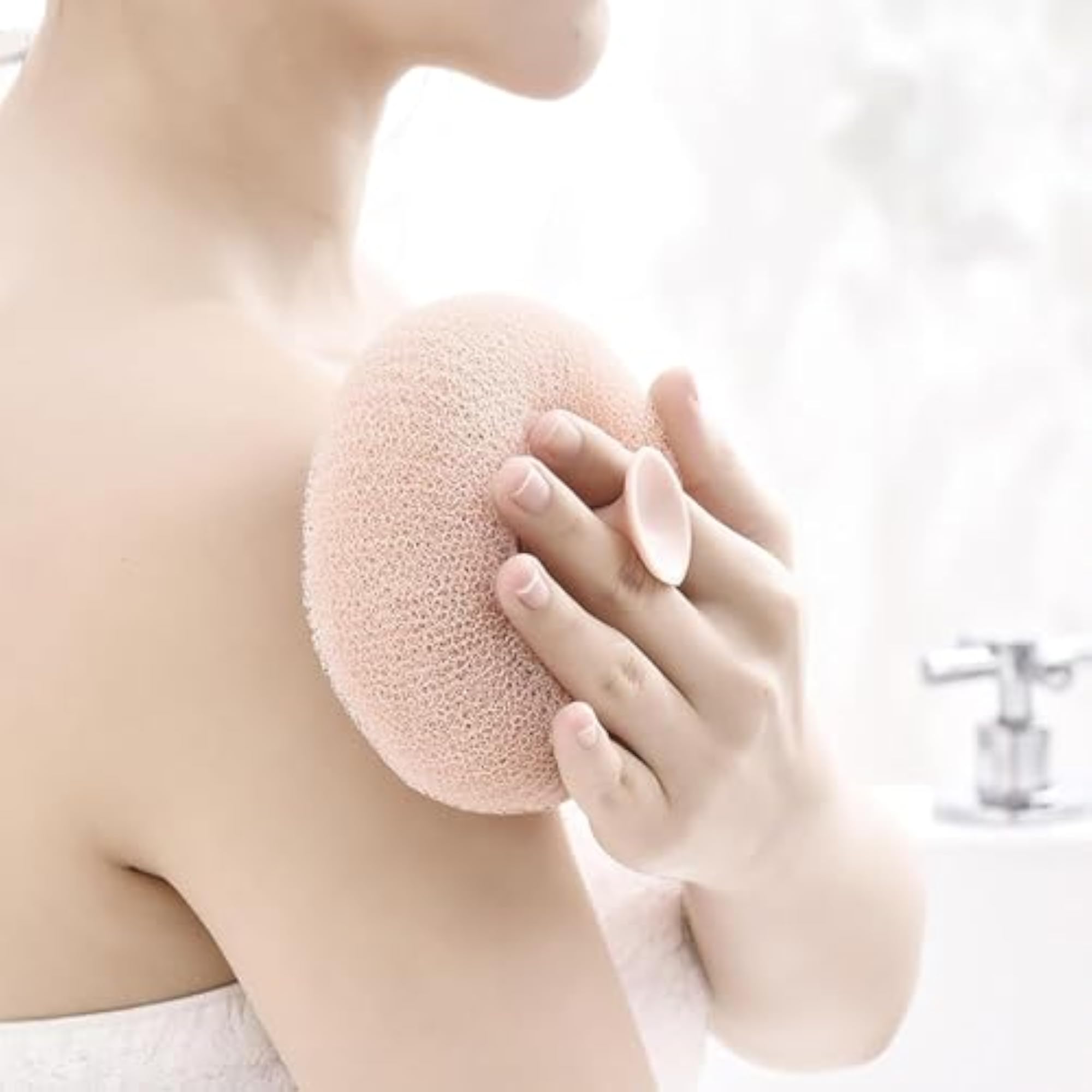 Soft Exfoliating Bath Sponge with Easy-Grip Handle