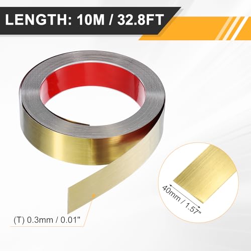 Moldura de pared para techos modernos en salones y pasillos con acabado metálico dorado 3