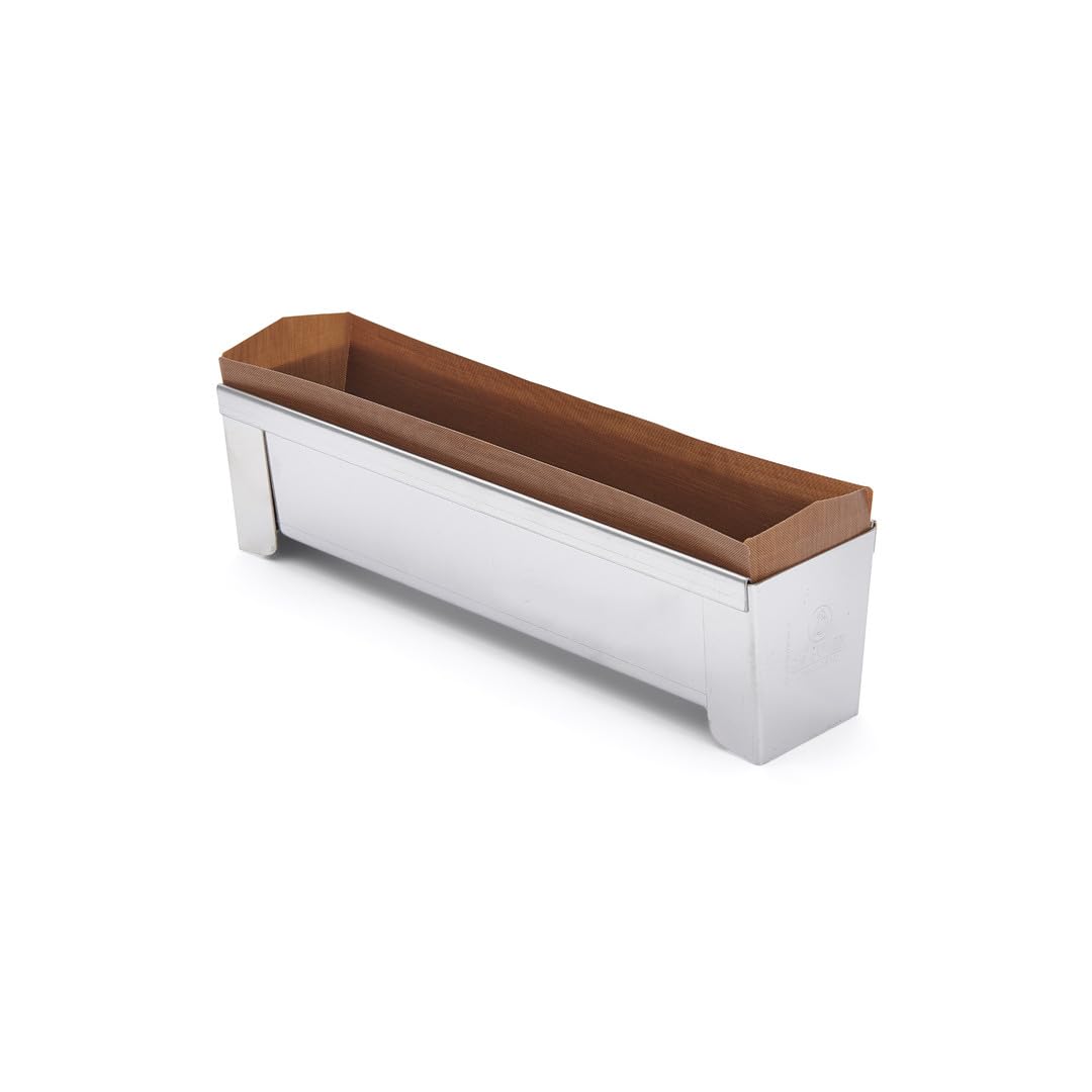 Moule cake de voyage 23x5.5 de Buyer avec feuille cuisson antiadhésive intégrée