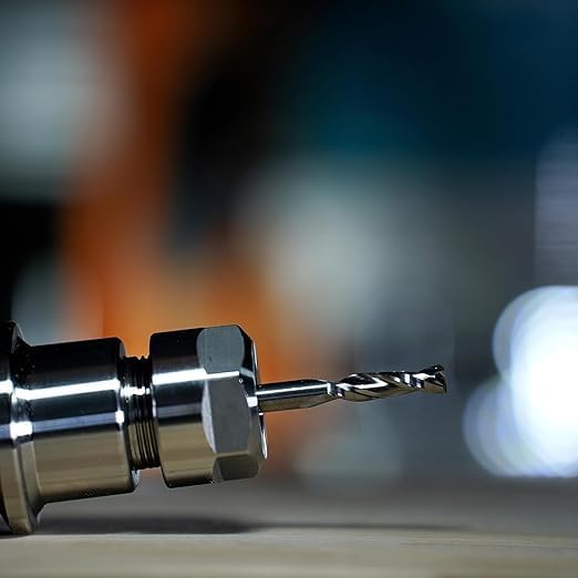 Fresa Elicoidale positiva Z2 HWM GodzillaBits Premium per scanalatura e rifilatura per elettrofresatrice e CNC - Made In Italy - Diametro 6 mm , Altezza di Taglio 22 mm , Attacco 6 mm (la più venduta)