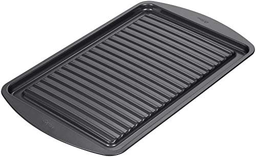 Wilton Perfect Results Premium Non-Stick Bakeware, Oven Griddle Pan, Great for Preparing Bacon and Sausages in the Oven, 10.25 x 15.25 Inches