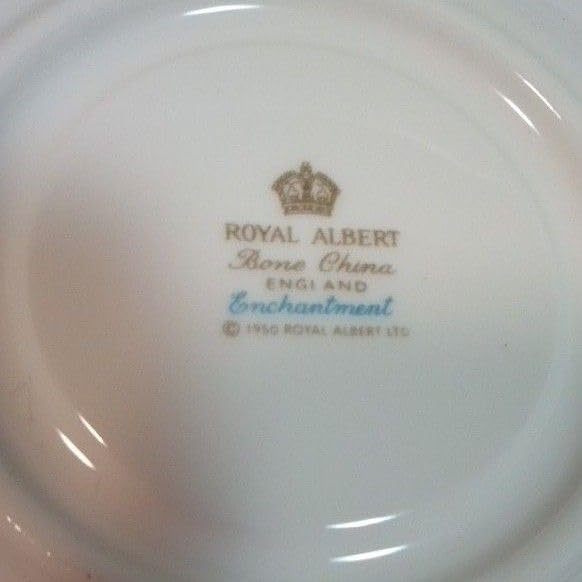 ロイヤルアルバート エンチャントメント カップ＆ソーサー 英国製 1客