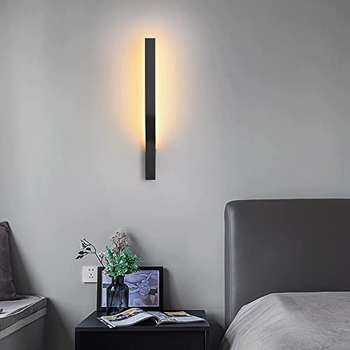 Lámpara de pared con tira de metal y luz cálida para decorar un pasillo elegante 4