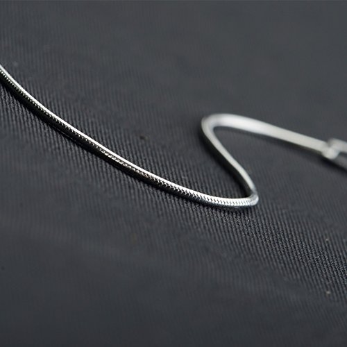 Luhe Silver Chain Sterling Silver Snake Chain Necklace 1Mm Italian Crafted Thin Chains Lightweight Strong Chains - Lobster Claw Clasp Gifts For Women Girls 14-30 Inchs (1Mm Snake Chain 18In) #TOP3