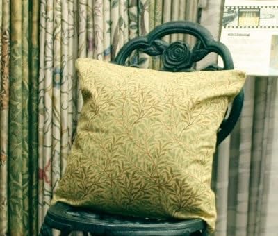 Fabric by BEST OF MORRIS クッションカバー 45×45cm Gウイローボウ