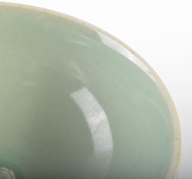 中国 龍泉窯 粉青磁 花刻 茶碗 M R6128 中国 龍泉窯 粉青磁 花