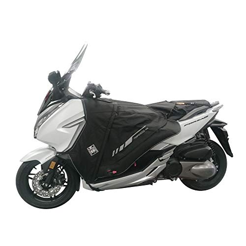Tablier couvre jambe Tucano Forza 125 pour affronter la pluie en ville en scooter