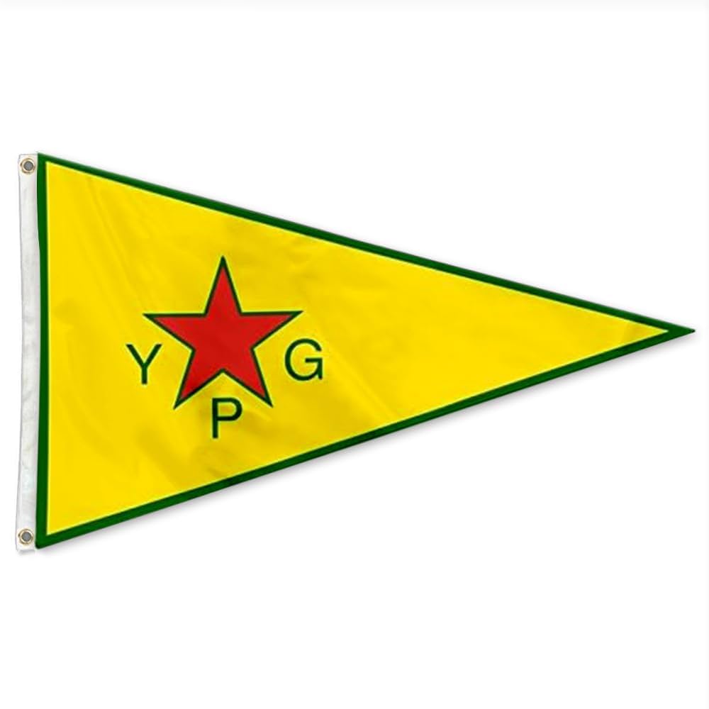 Qolida tatuirovka bilan porno aktrisa ishtirokidagi onlayn porno video