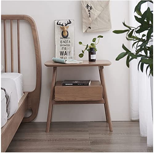 Table de nuit scandinave en bois avec tiroir pour une chambre épurée et cocooning