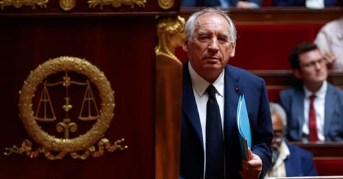 『Francia, Bayrou verso la sfiducia』のカバーアート