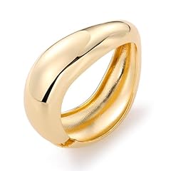 A6:chunky gold bracelet