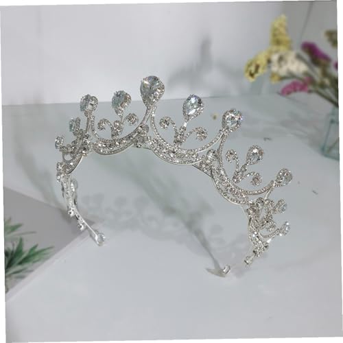 Présent pour fête et accessoire de mariage : offrez cette couronne en strass unique