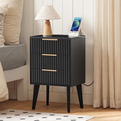 End Table, Fluted Night Stand, Modern Side Table with Charging Station, Bedside Table with 3 Drawers, Mid Century Nightstand, for Living Room, Bedroom, Study, Office, Black ETBK64E01