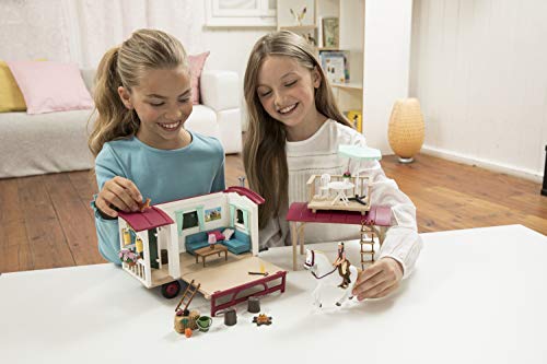 SCHLEICH 42415 Horse Club - Caravan voor Geheime Clubontmoetingen - Speelfigurenset - Kinderspeelgoed voor Jongens en Meisjes - 5 tot 12 jaar - 43 Onderdelen - Afbeelding 3