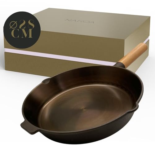 NAKOA Premium Polierte Gusseisenpfanne für Induktion 28 cm I Vielseitige Robuste Pfanne Gusseisen Induktion und alle Herdarten I Hochwertige langlebige Gusseiserne Pfanne für Profiköche und Hobbyköche