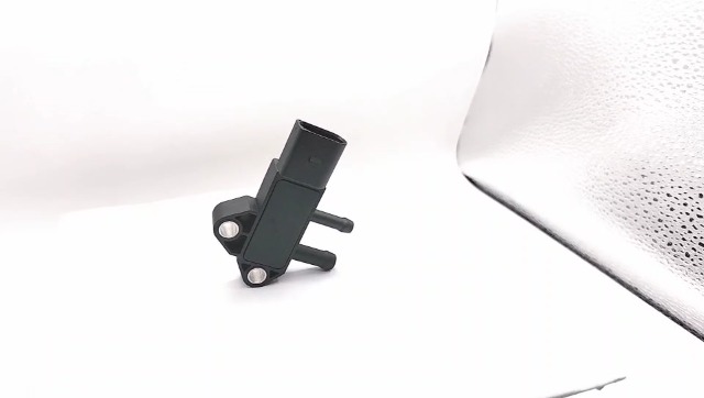 AQ500P！ Amazon.com: 22627AA500 Exhaust Pressure Sensor for Mazda 3 6