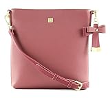 Schreiten Sie souverän durch den Tag mit der JETTE Tasche. Die Umhängetasche ist in einem eleganten Design gehalten und wertet das Styling auf. Mit den zwei verschiedenen Schulterriemen tut sich Ihnen maximale Flexibiltät auf. Maße: 25 x 26 x 5 cm