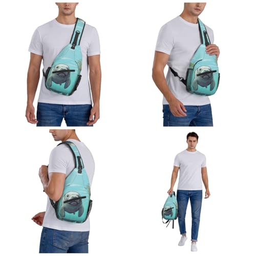 Mochila tipo sling negra con diseño de personajes miniatura 6