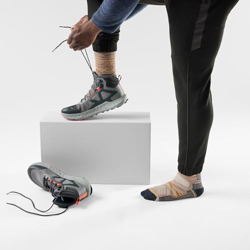 Smartwool Men's Hike Light Cushion Mountain Range Crew Socks2