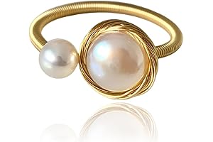Exquisite Gold and Pearl Ring: Adorned with Nature's Beauty