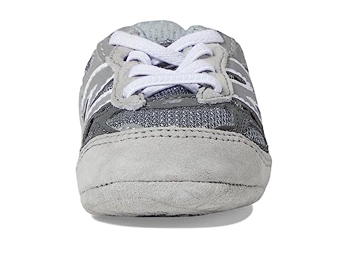 New Balance New Balance Kid's 990 V6 Sneaker in Grey/Silver - Classic Style