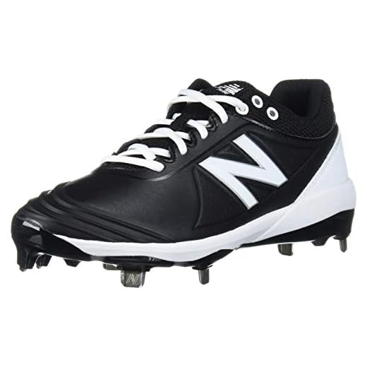 New Balance Women's Fuse V2 Metal Softball Shoe, Black/White, 7