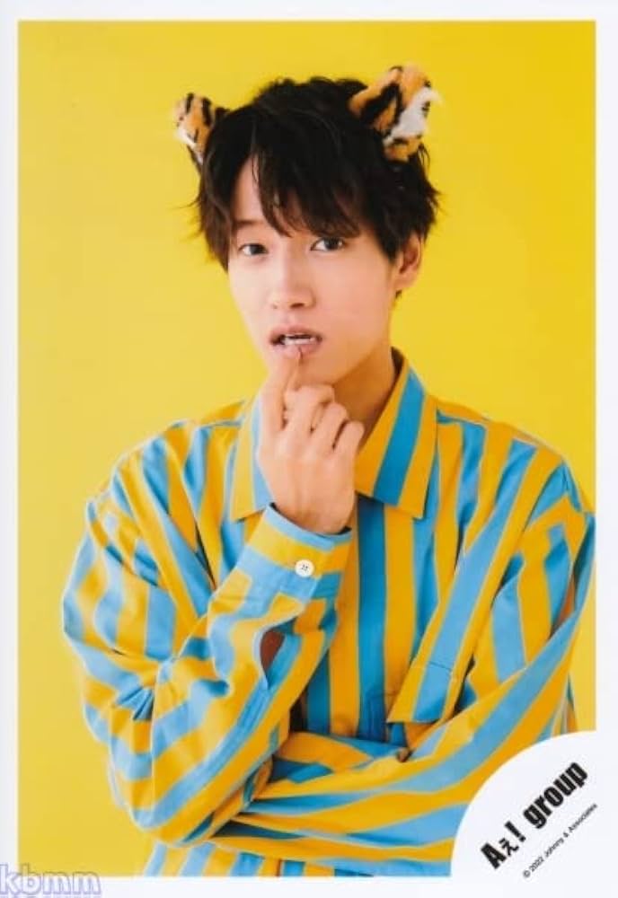 Amazon.co.jp: Aぇ! group 公式 生 写真（佐野晶哉）AGK00391