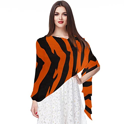 Foulard en mousseline de soie motif tigre d'une fluidité remarquable 07