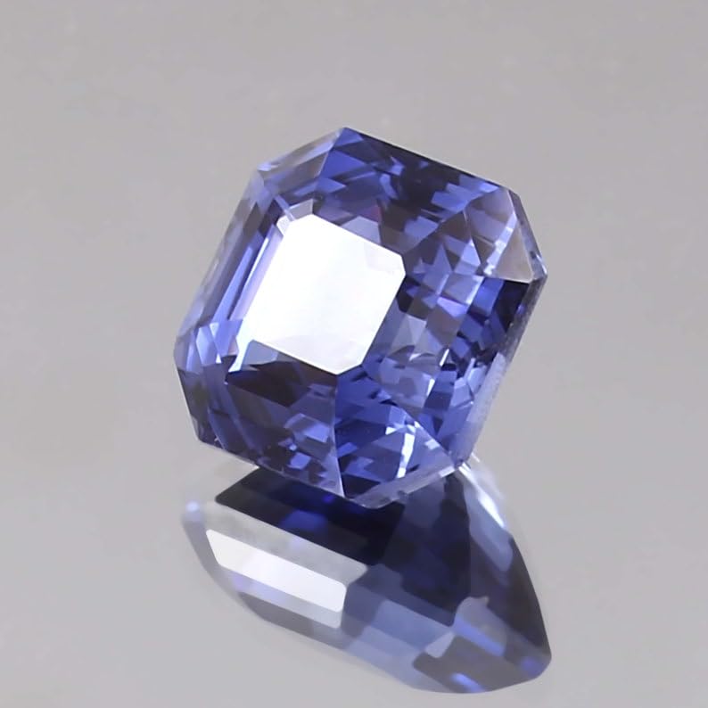 Pierre gemme bleu ceylan facettée 8.7mm pour création de bijoux