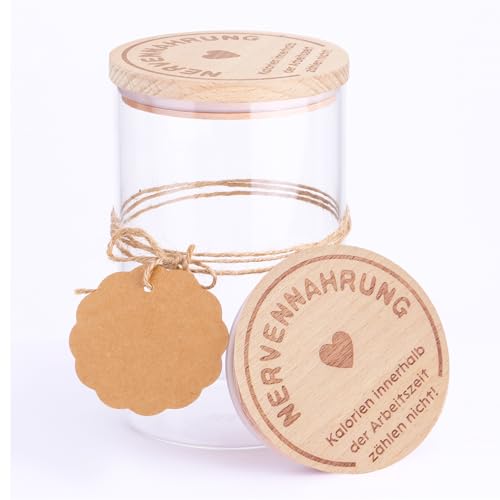 FreiSterne Geschenk für Kollegen & Kollegin – Lustiges Büro Geschenk – Vorratsglas 850 ml mit Holzdeckel – Dekoratives Glas für Süßigkeiten & Snacks – Geschenkidee für Kollegen & Kolleginnen