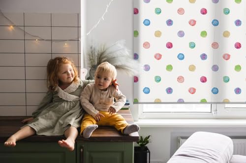 Store enrouleur perméable points colorés pour protéger votre intimité