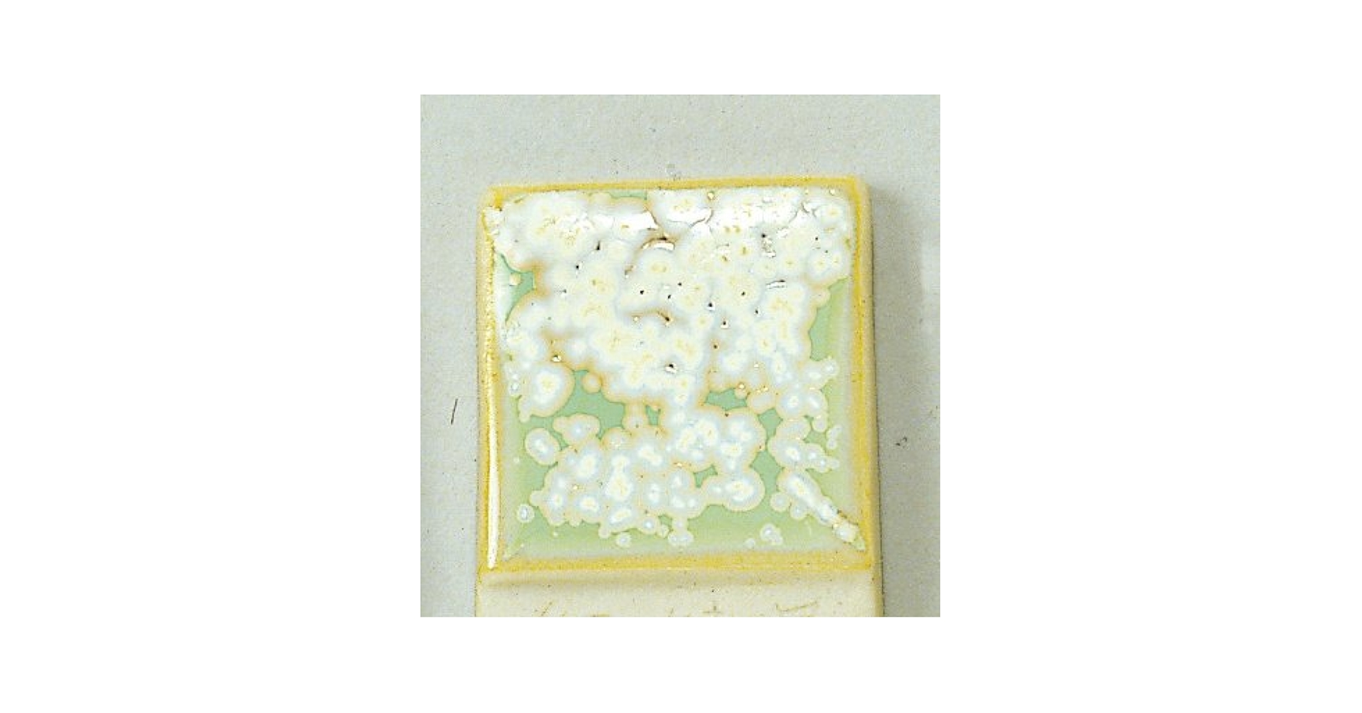 緑色 陶器製 ひび割れ釉薬器 Lシリーズ マット淡緑釉 | 陶芸ショップ.コム / 陶芸用品・陶芸