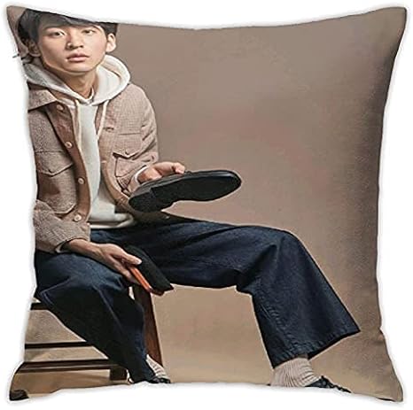 Amazon Co Jp Snow Man目黒 蓮 めぐろ れん Meguro Ren 抱きしめる枕カバー両面印刷枕カバー クッションカバー ソファー オフィス 車 インテリア 人気 部屋 柔軟 おしゃれ正方形 45cm 45cm応援グッズ 写真 ホーム キッチン