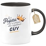 Pratique et résistant, ce mug est compatible avec le lave-vaisselle et le micro-ondes, facilitant ainsi son entretien au quotidien. Guy pourra profiter de ses boissons chaudes préférées sans souci. Conçu pour durer, ce mug est un compagnon fidèle pour les pauses café au bureau ou à la maison. Un allié parfait pour les journées bien remplies !