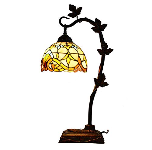 Lampe de Table Baroque dans la Chambre à Coucher et le Salon